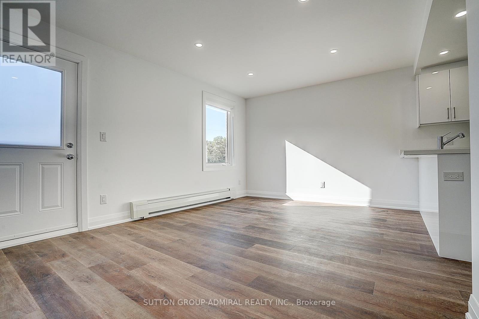 2 - 166 Vaughan Road, Toronto, Ontario  M6C 2M2 - Photo 8 - C12455201