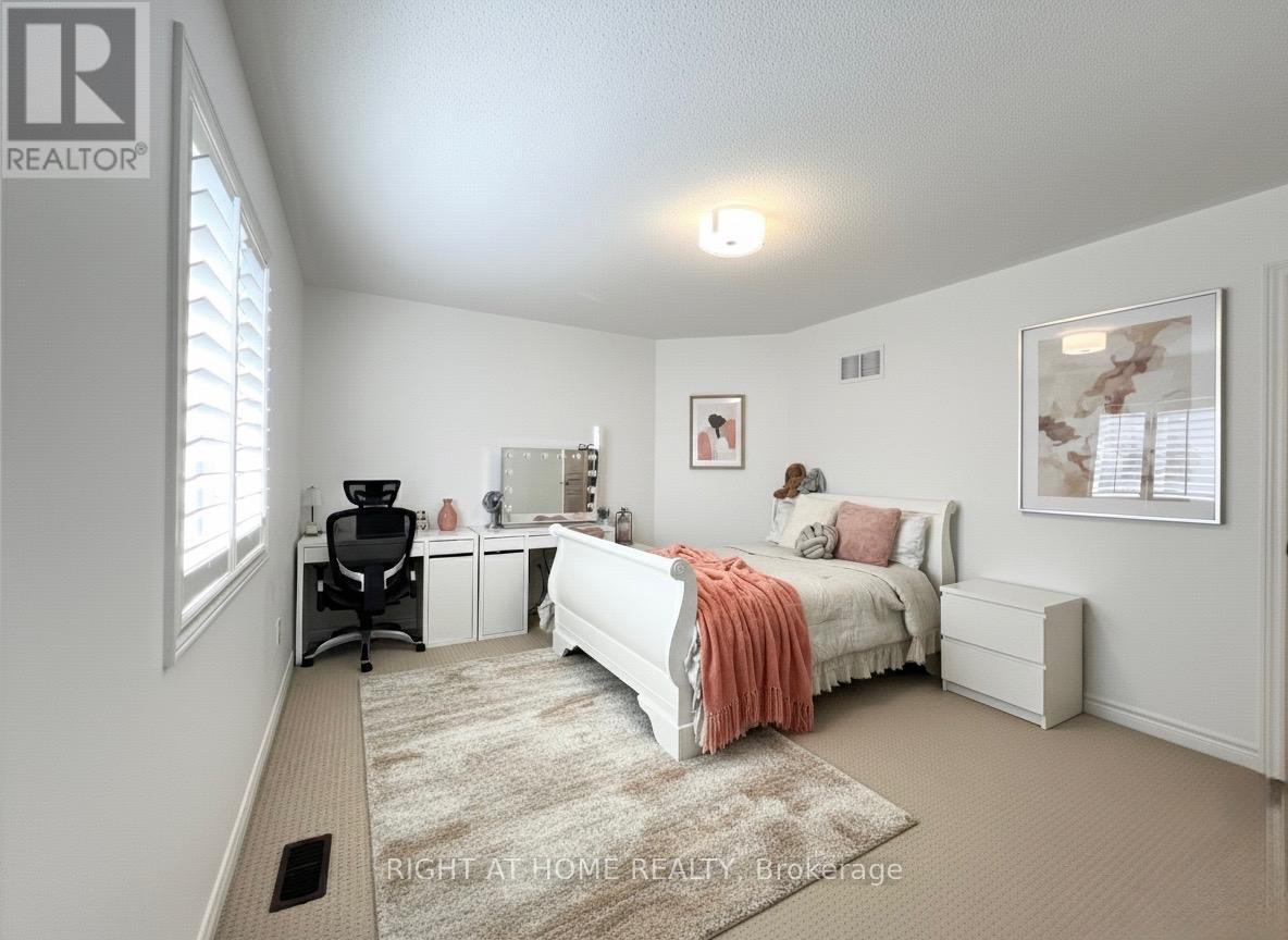 1209 Mctavish Drive, Newmarket, Ontario  L3X 0A9 - Photo 14 - N12409832