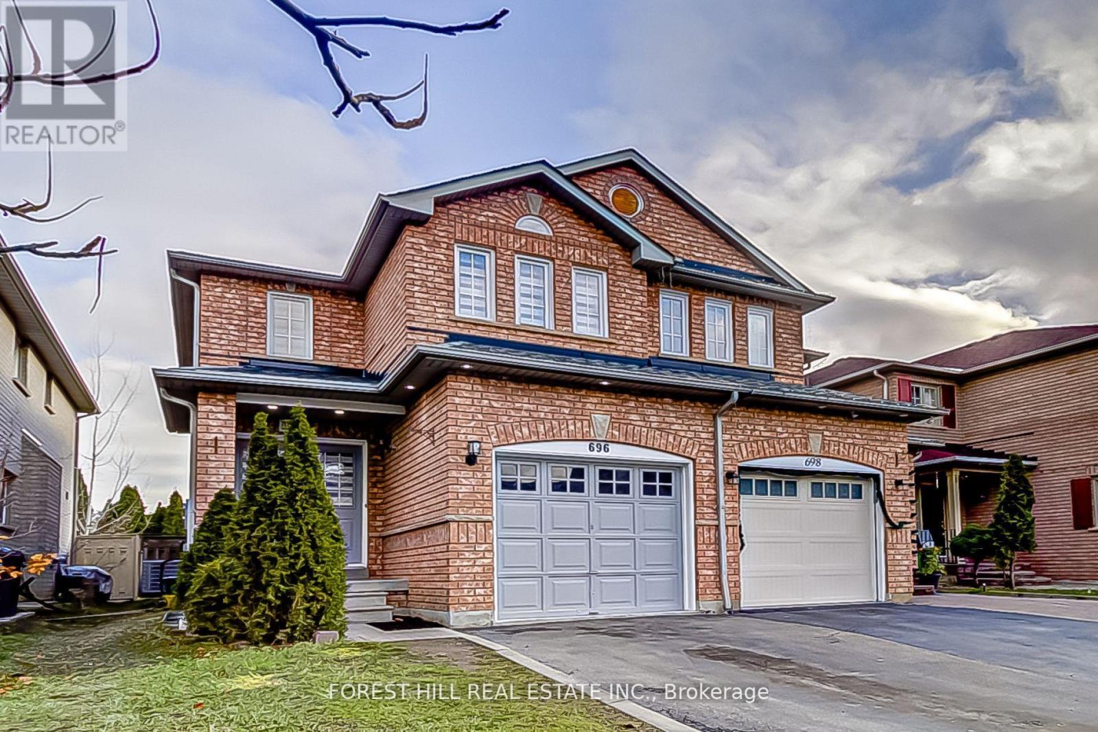 696 Mirage Place, Mississauga, Ontario  L5R 3Y2 - Photo 2 - W12454913
