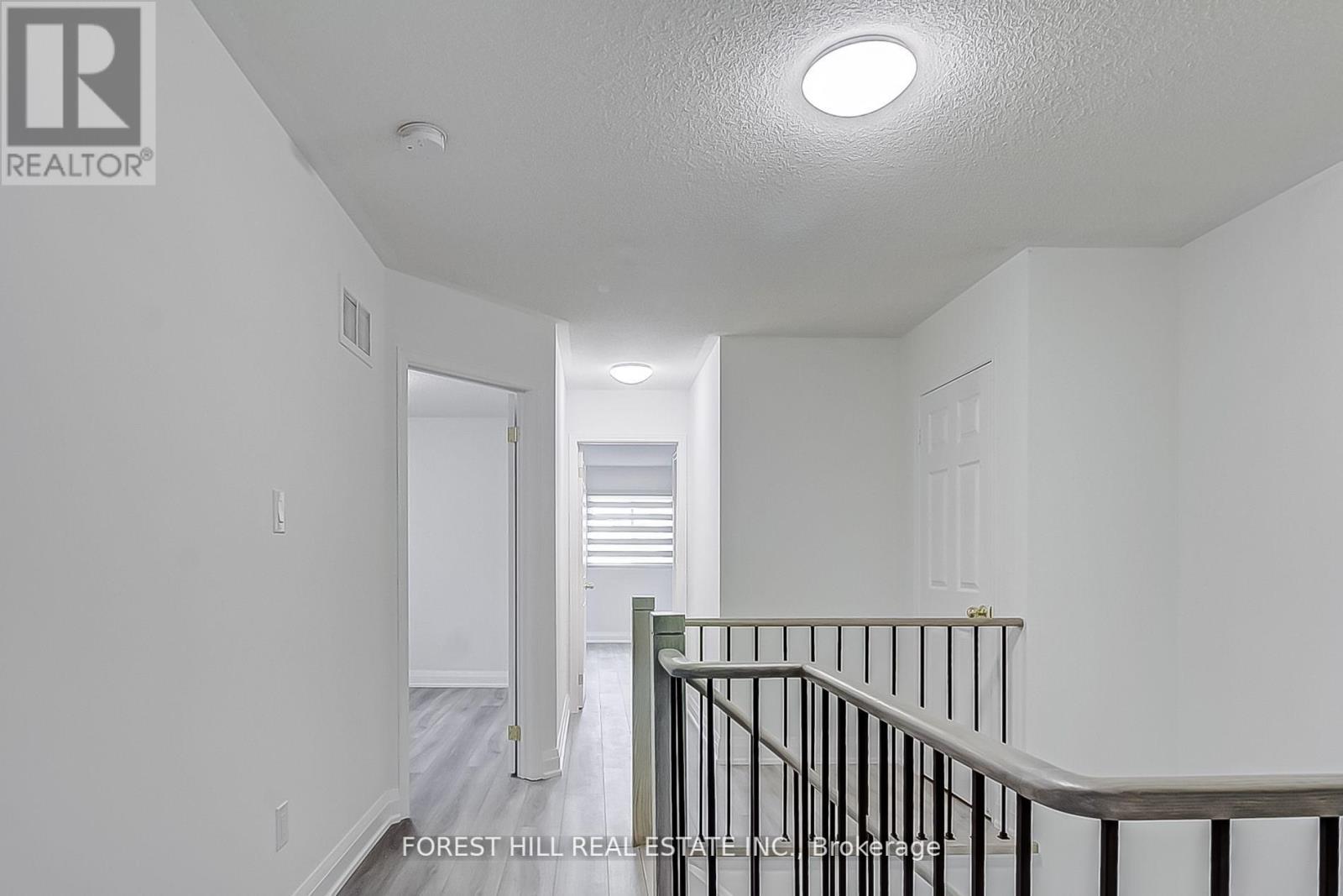 696 Mirage Place, Mississauga, Ontario  L5R 3Y2 - Photo 12 - W12454913