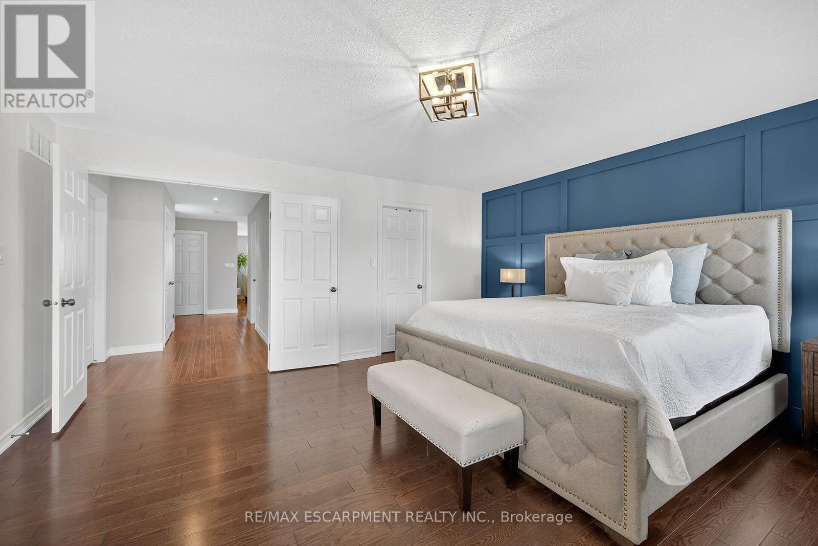 8 Chartwell Circle, Hamilton, Ontario  L9A 0B6 - Photo 24 - X12449226