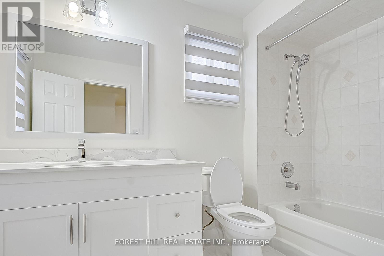 696 Mirage Place, Mississauga, Ontario  L5R 3Y2 - Photo 19 - W12454913