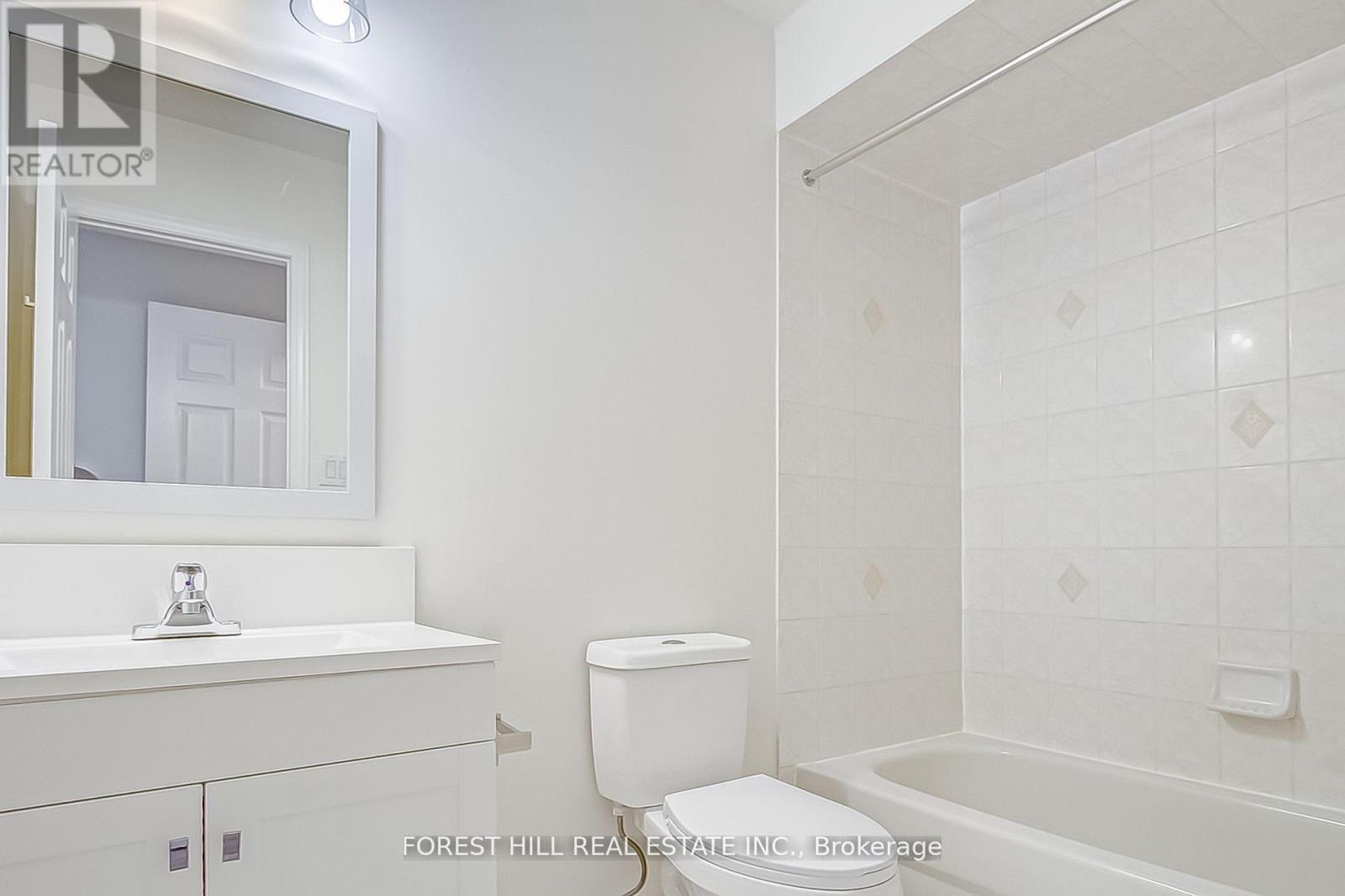 696 Mirage Place, Mississauga, Ontario  L5R 3Y2 - Photo 25 - W12454913