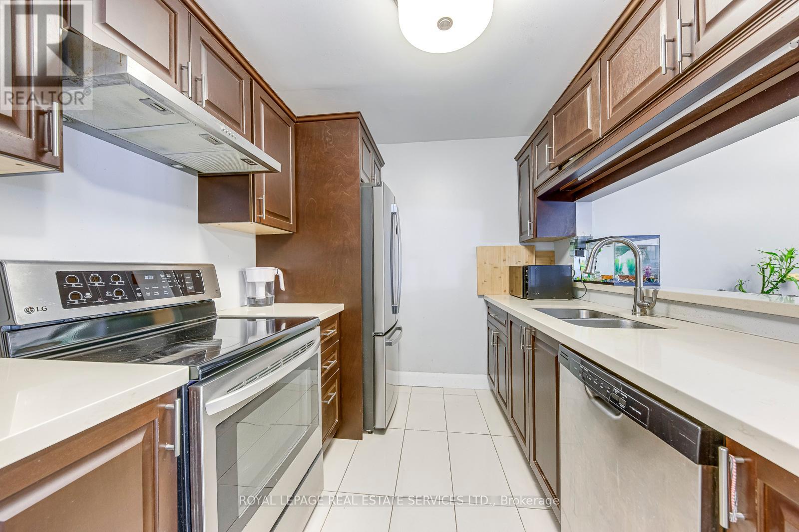 911 - 1450 Glen Abbey Gate, Oakville, Ontario  L6M 2V7 - Photo 14 - W12455936