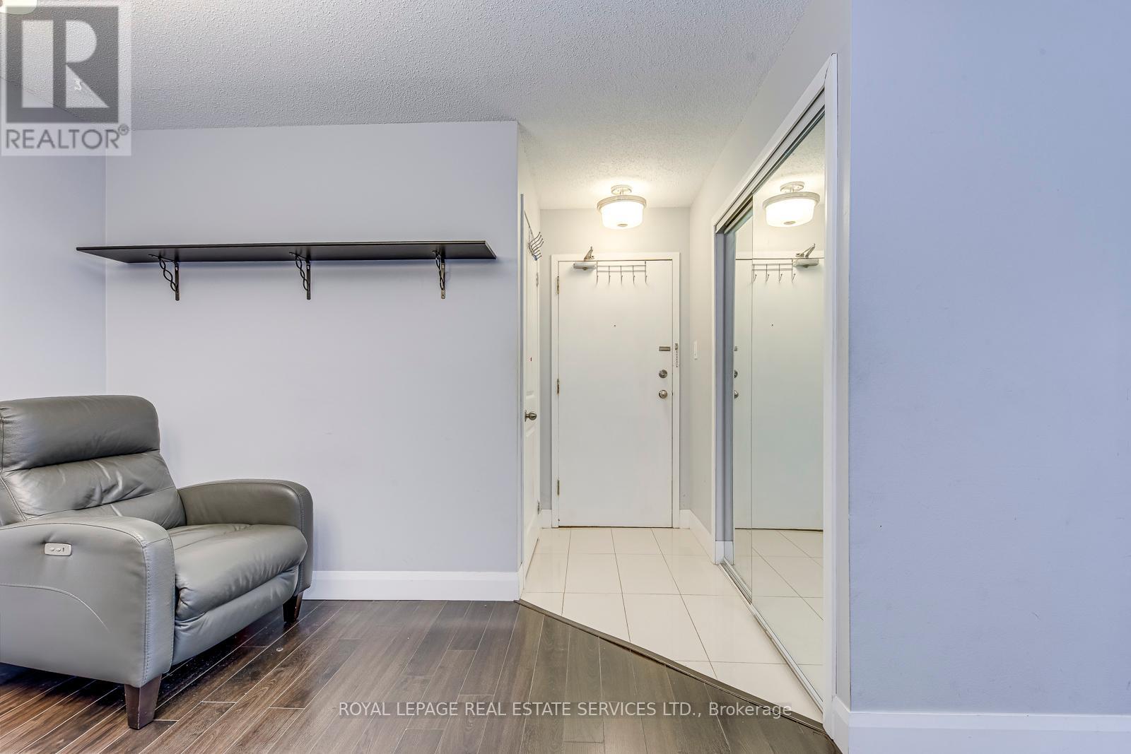 911 - 1450 Glen Abbey Gate, Oakville, Ontario  L6M 2V7 - Photo 4 - W12455936