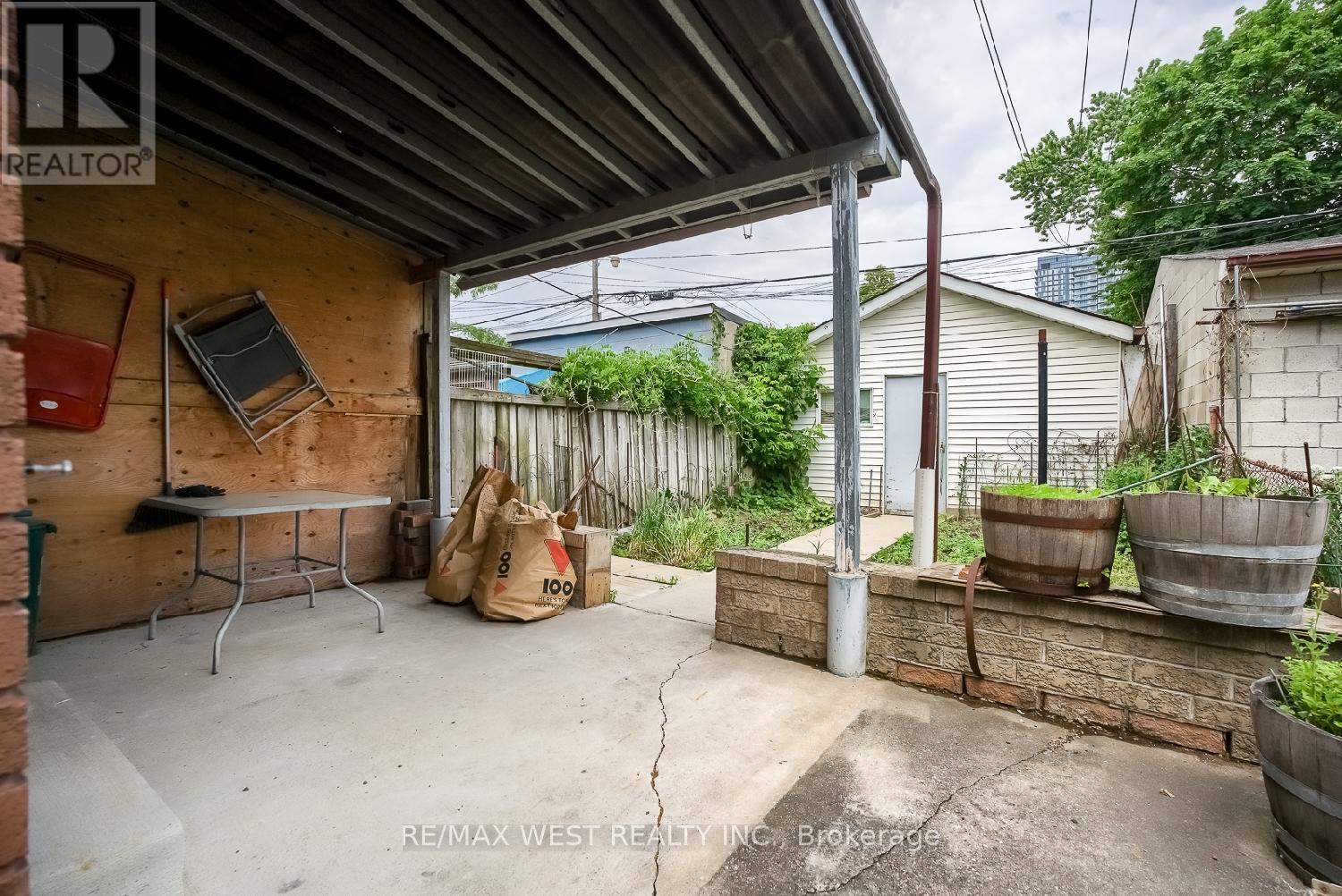 Main - 108 Armstrong Avenue, Toronto, Ontario  M6H 1V8 - Photo 17 - W12455937