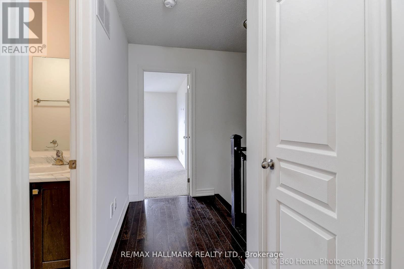 6 Aspen Hills Road, Brampton, Ontario  L6Y 6E3 - Photo 8 - W12455943