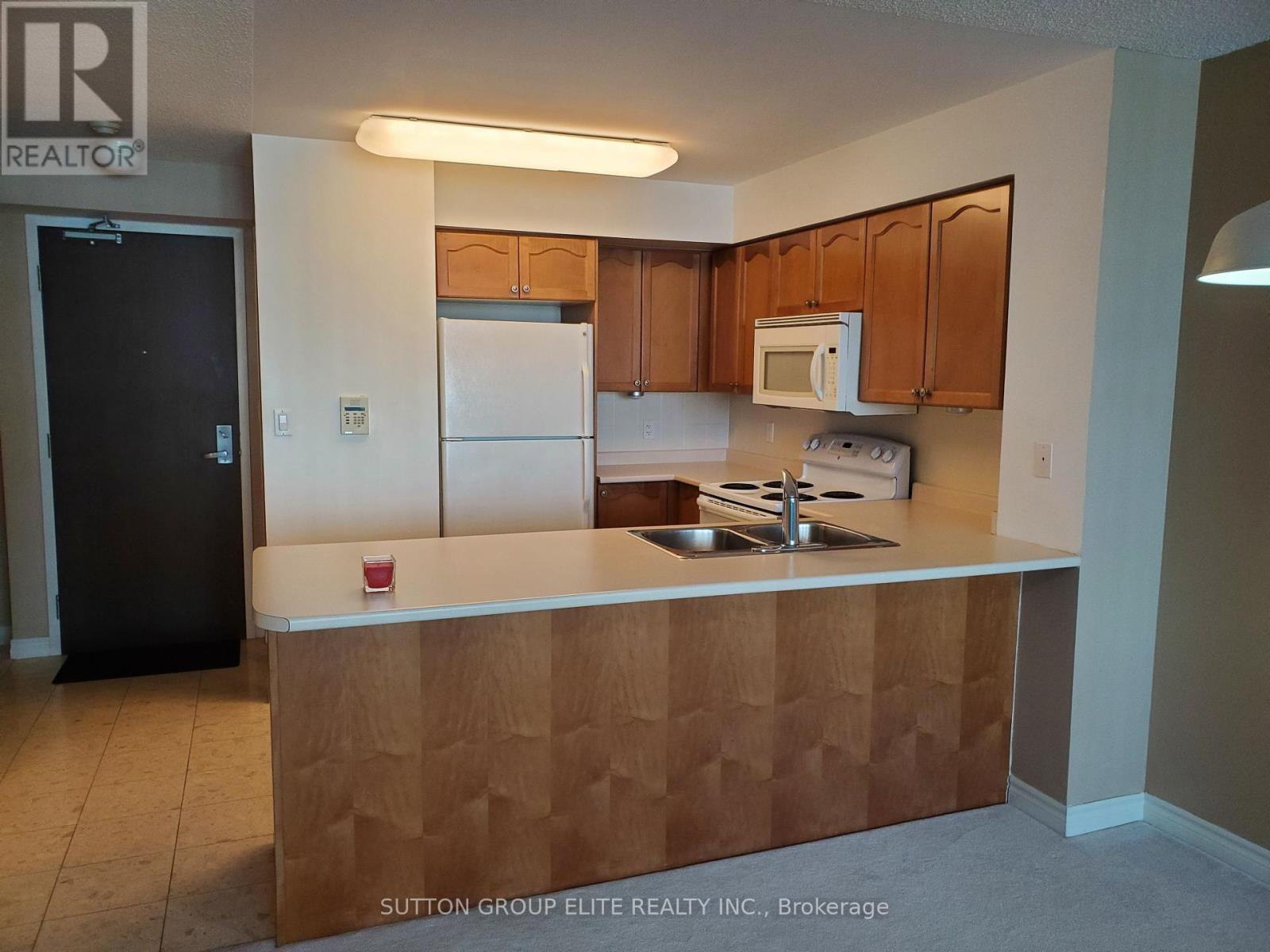 1902 - 335 Rathburn Road W, Mississauga, Ontario  L5B 0C8 - Photo 2 - W12455967