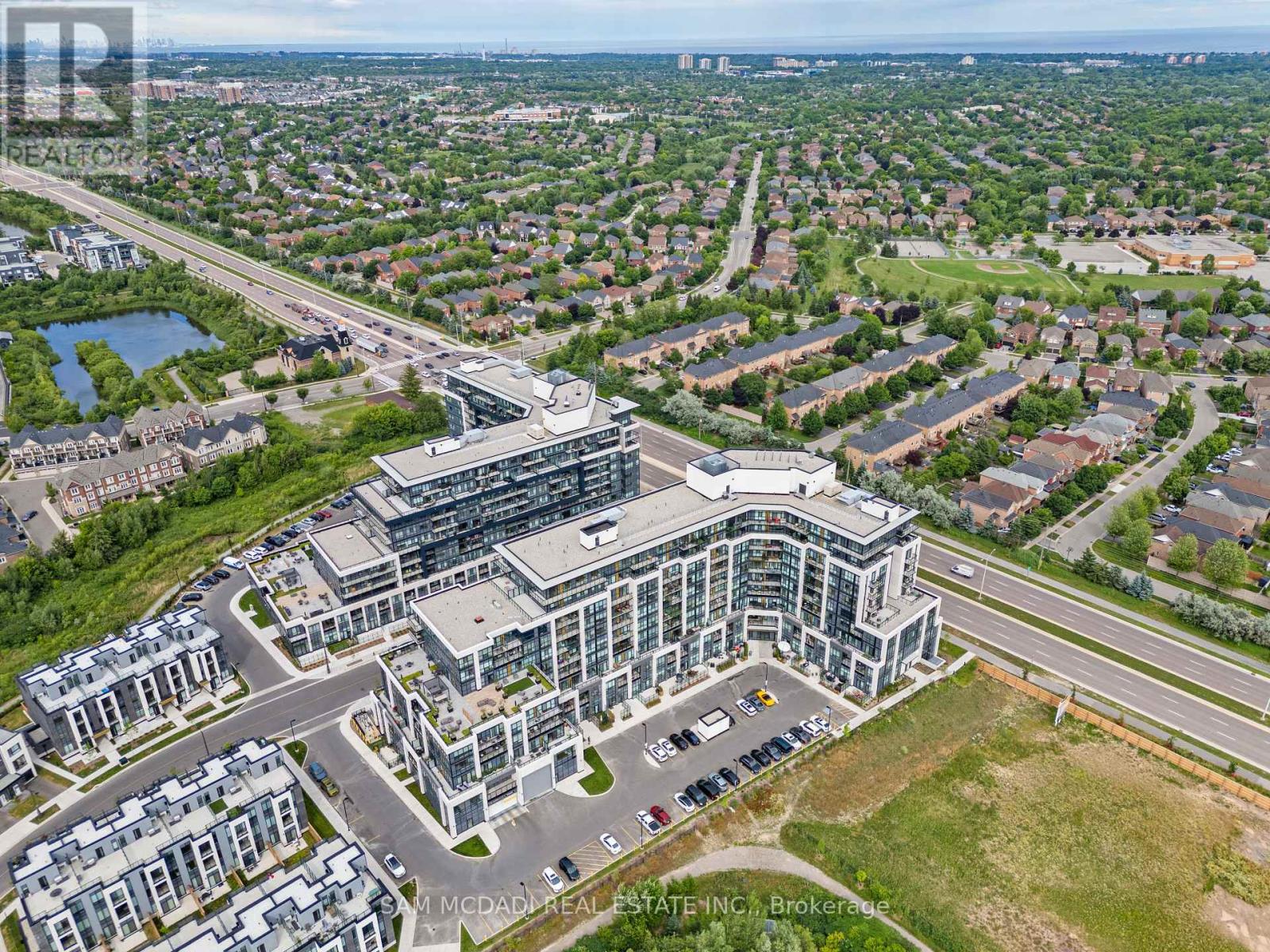 722 - 405 Dundas Street W, Oakville, Ontario  L6M 5P9 - Photo 29 - W12455974