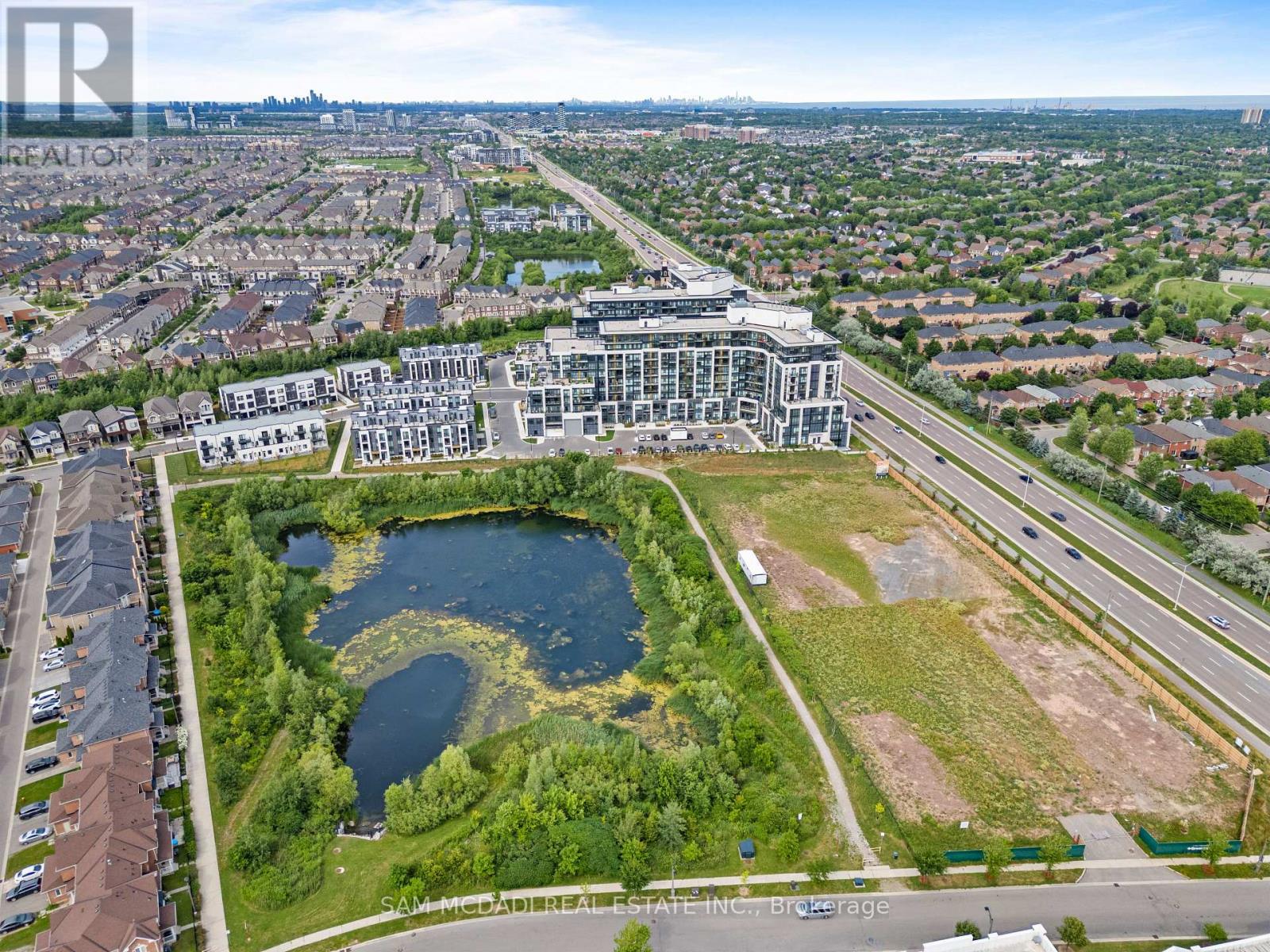 722 - 405 Dundas Street W, Oakville, Ontario  L6M 5P9 - Photo 31 - W12455974