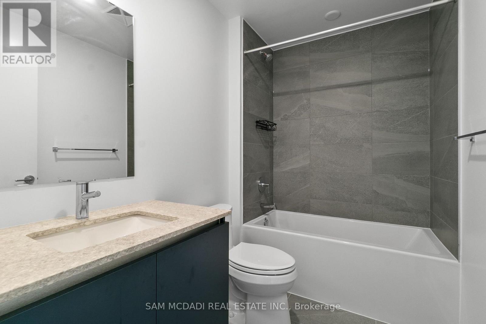 722 - 405 Dundas Street W, Oakville, Ontario  L6M 5P9 - Photo 4 - W12455974