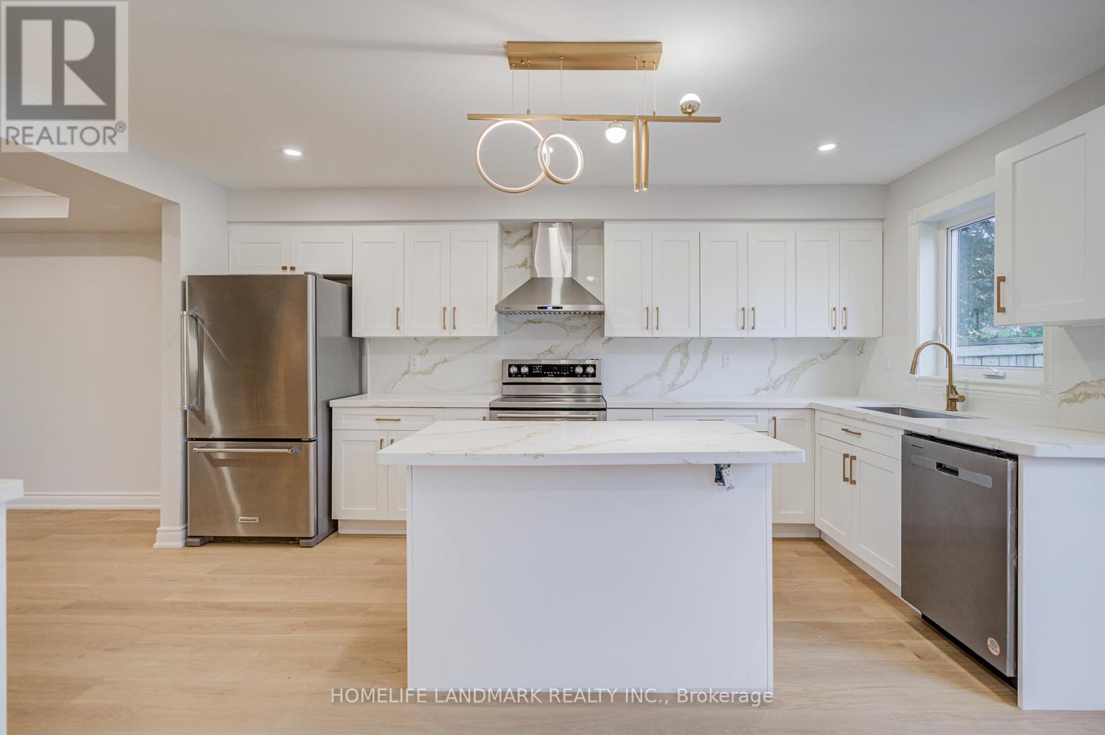 119 Glenashton Drive, Oakville, Ontario  L6H 5M1 - Photo 6 - W12455982