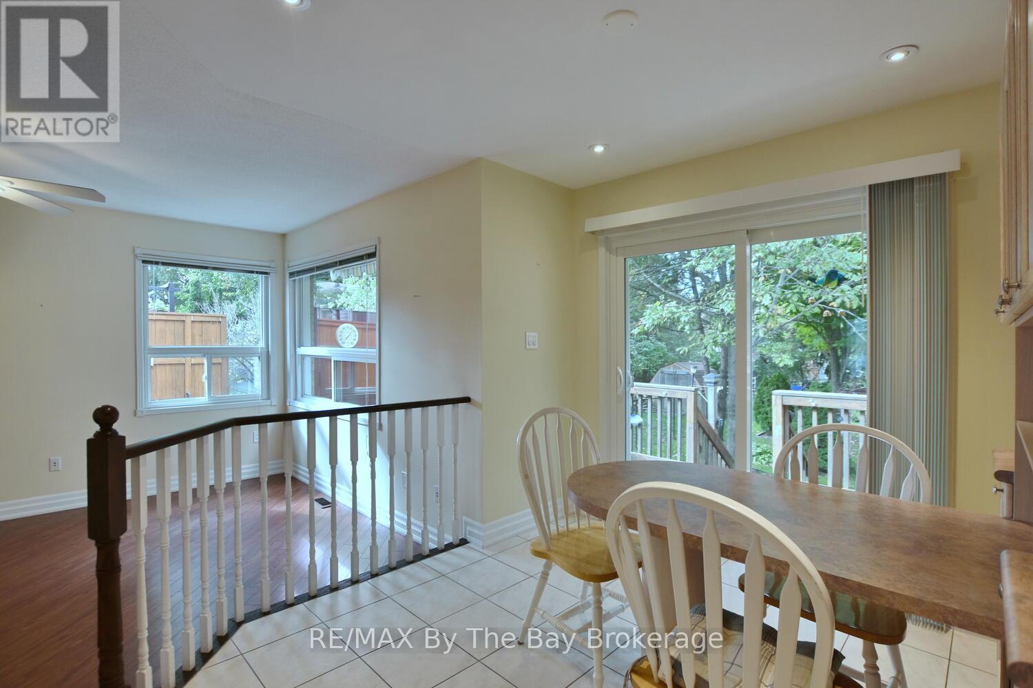 38 Timberland Crescent, Wasaga Beach, Ontario  L9Z 1G7 - Photo 13 - S12456021