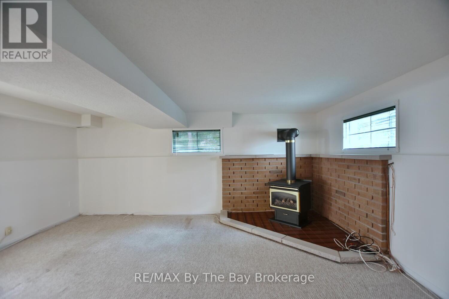 38 Timberland Crescent, Wasaga Beach, Ontario  L9Z 1G7 - Photo 29 - S12456021