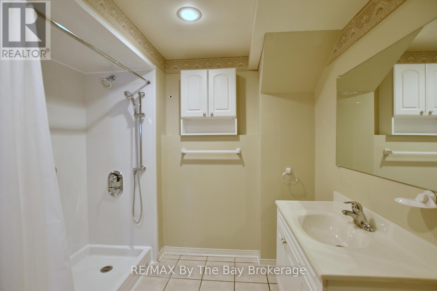 38 Timberland Crescent, Wasaga Beach, Ontario  L9Z 1G7 - Photo 30 - S12456021