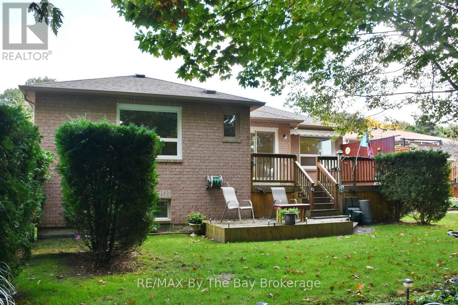 38 Timberland Crescent, Wasaga Beach, Ontario  L9Z 1G7 - Photo 33 - S12456021