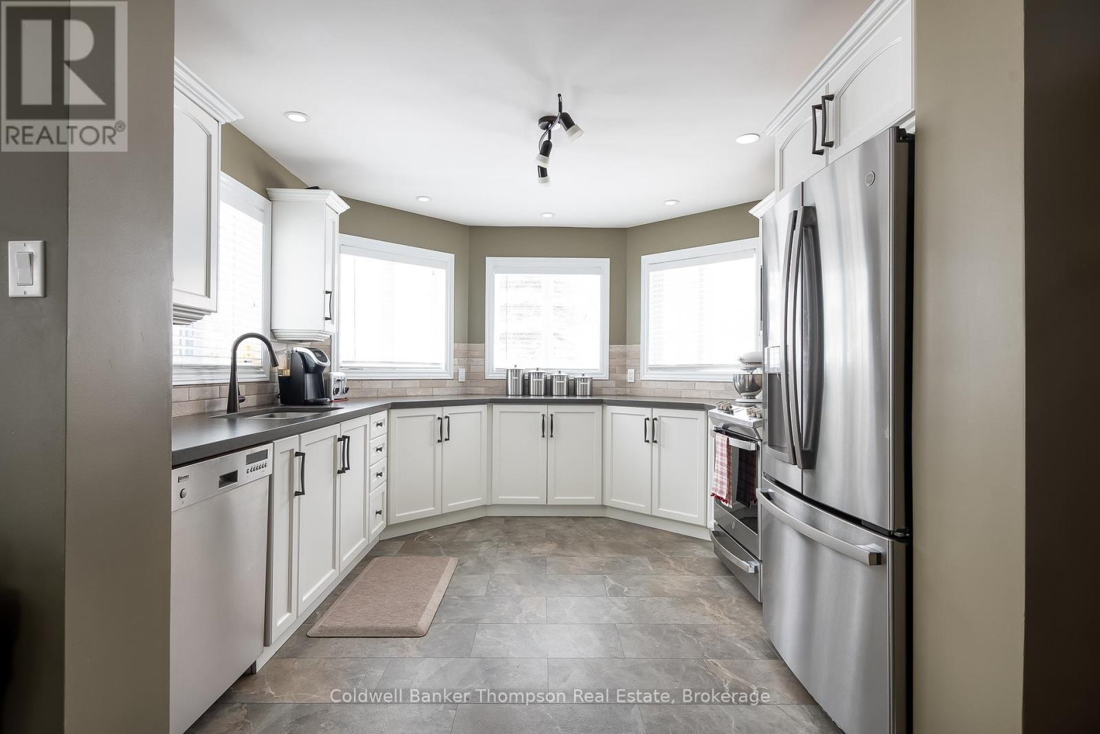30 Deerfoot Trail, Huntsville, Ontario  P1H 0A6 - Photo 14 - X12456009