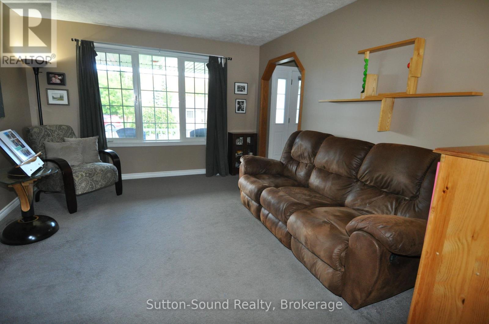 75 John Street, Arran-Elderslie, Ontario  N0H 2N0 - Photo 4 - X12456024