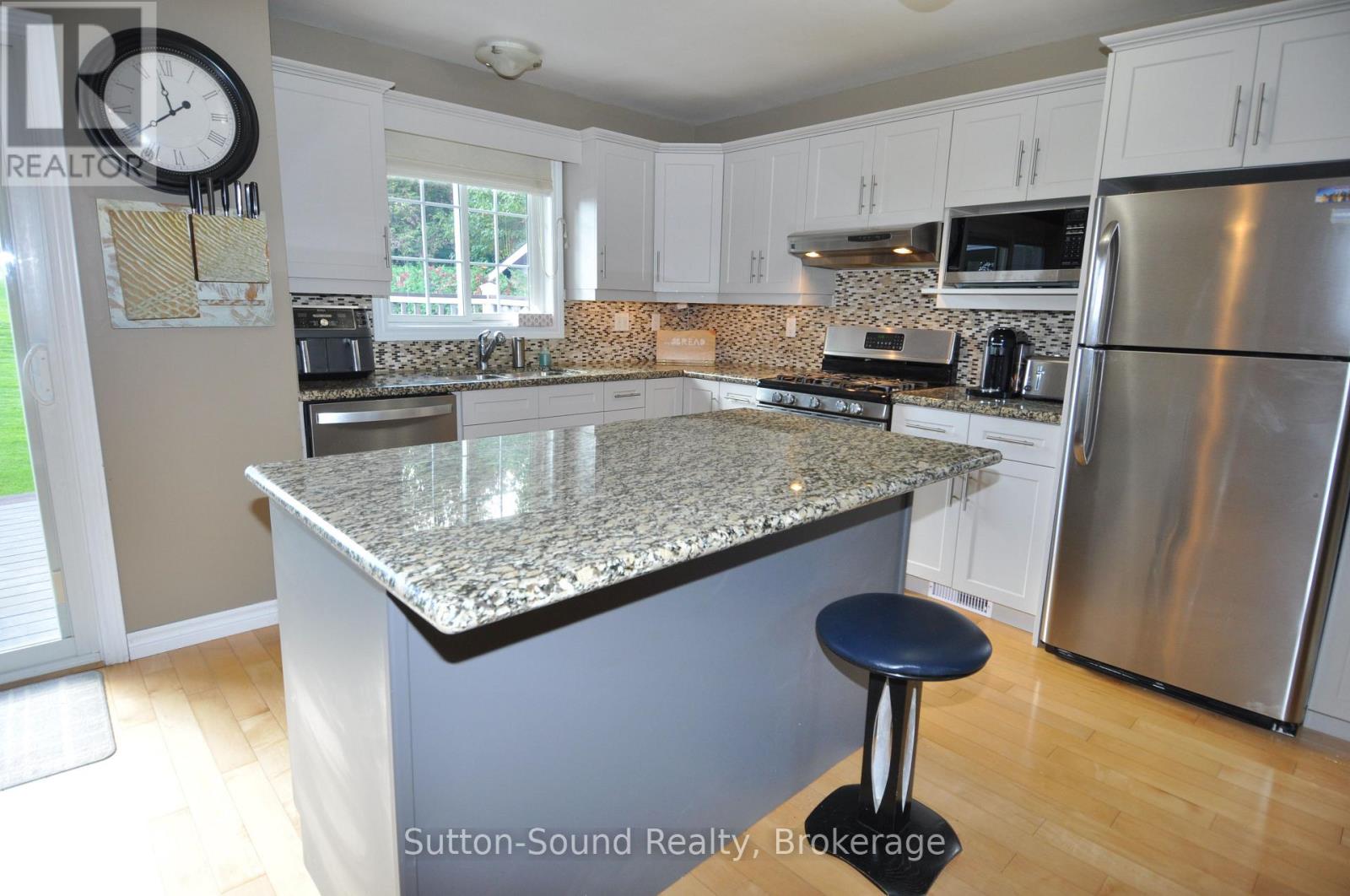 75 John Street, Arran-Elderslie, Ontario  N0H 2N0 - Photo 7 - X12456024