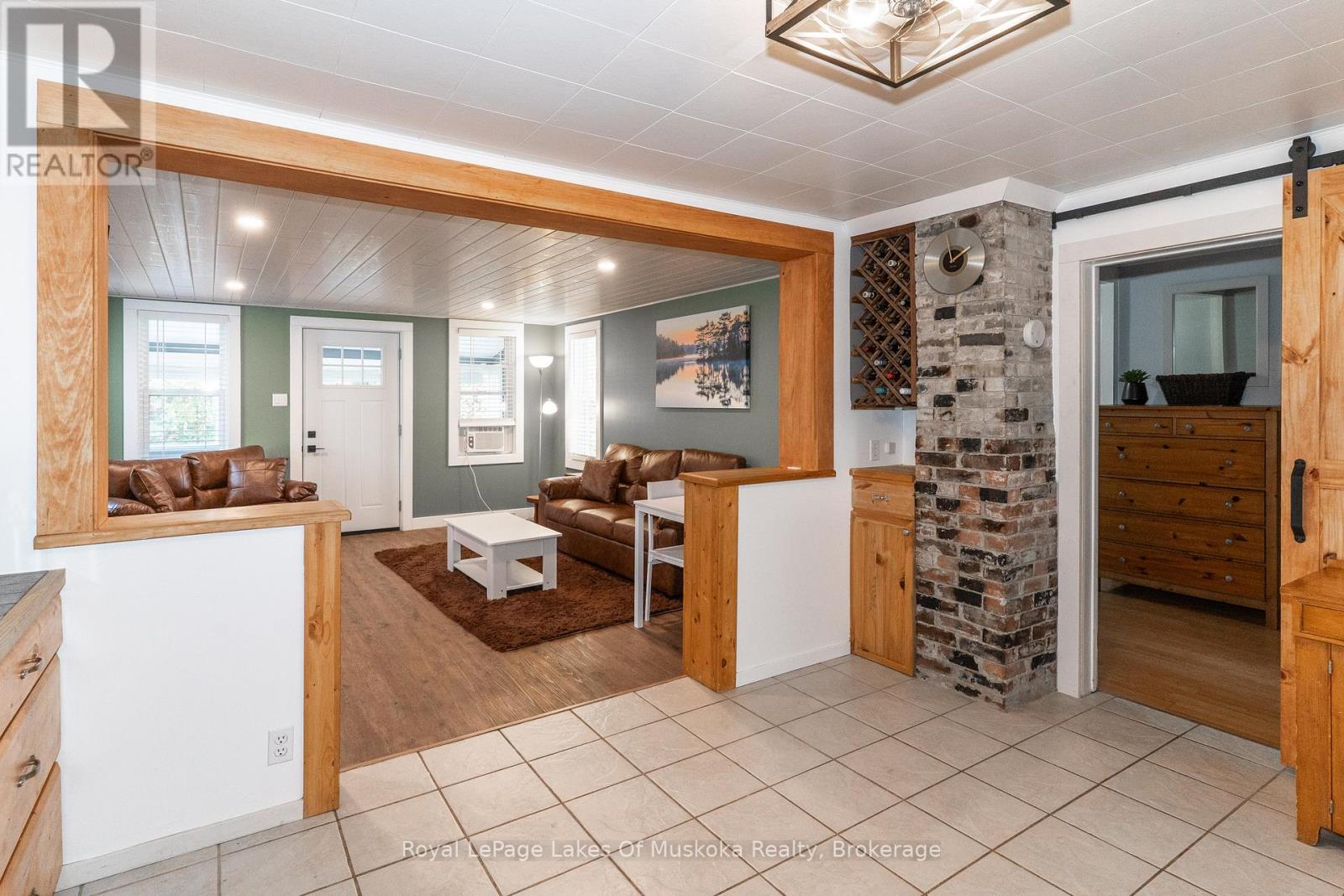570 Pinedale Road, Gravenhurst (Muskoka (S)), Ontario  P1P 1M1 - Photo 11 - X12456032