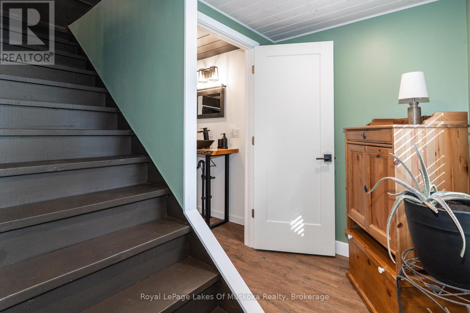 570 Pinedale Road, Gravenhurst (Muskoka (S)), Ontario  P1P 1M1 - Photo 21 - X12456032
