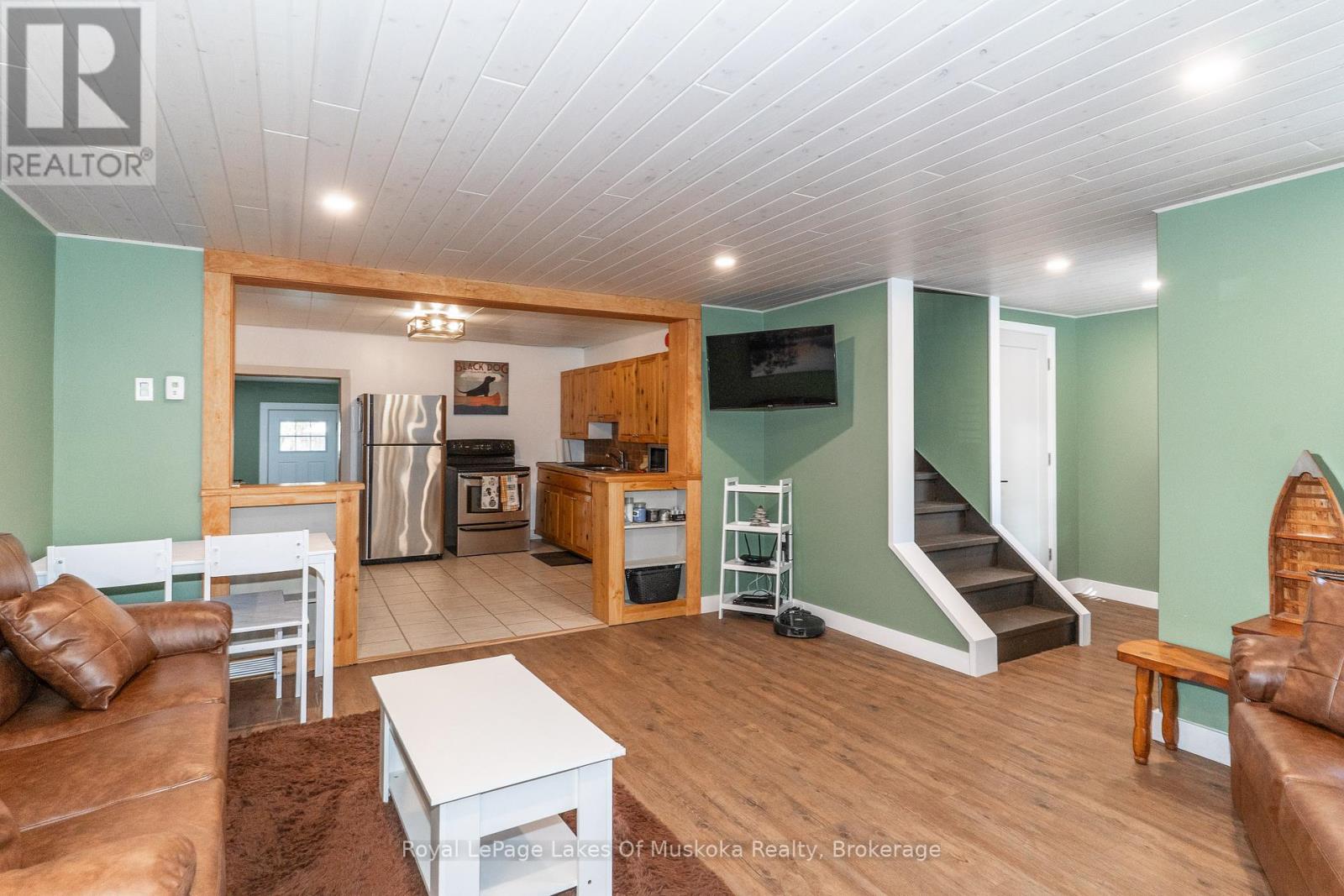 570 Pinedale Road, Gravenhurst (Muskoka (S)), Ontario  P1P 1M1 - Photo 6 - X12456032
