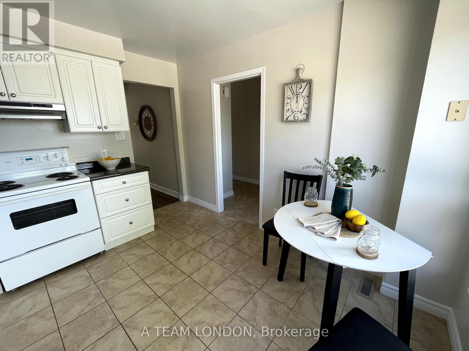 58 - 35 Waterman Avenue, London South (South R), Ontario  N6C 5T7 - Photo 7 - X12455991