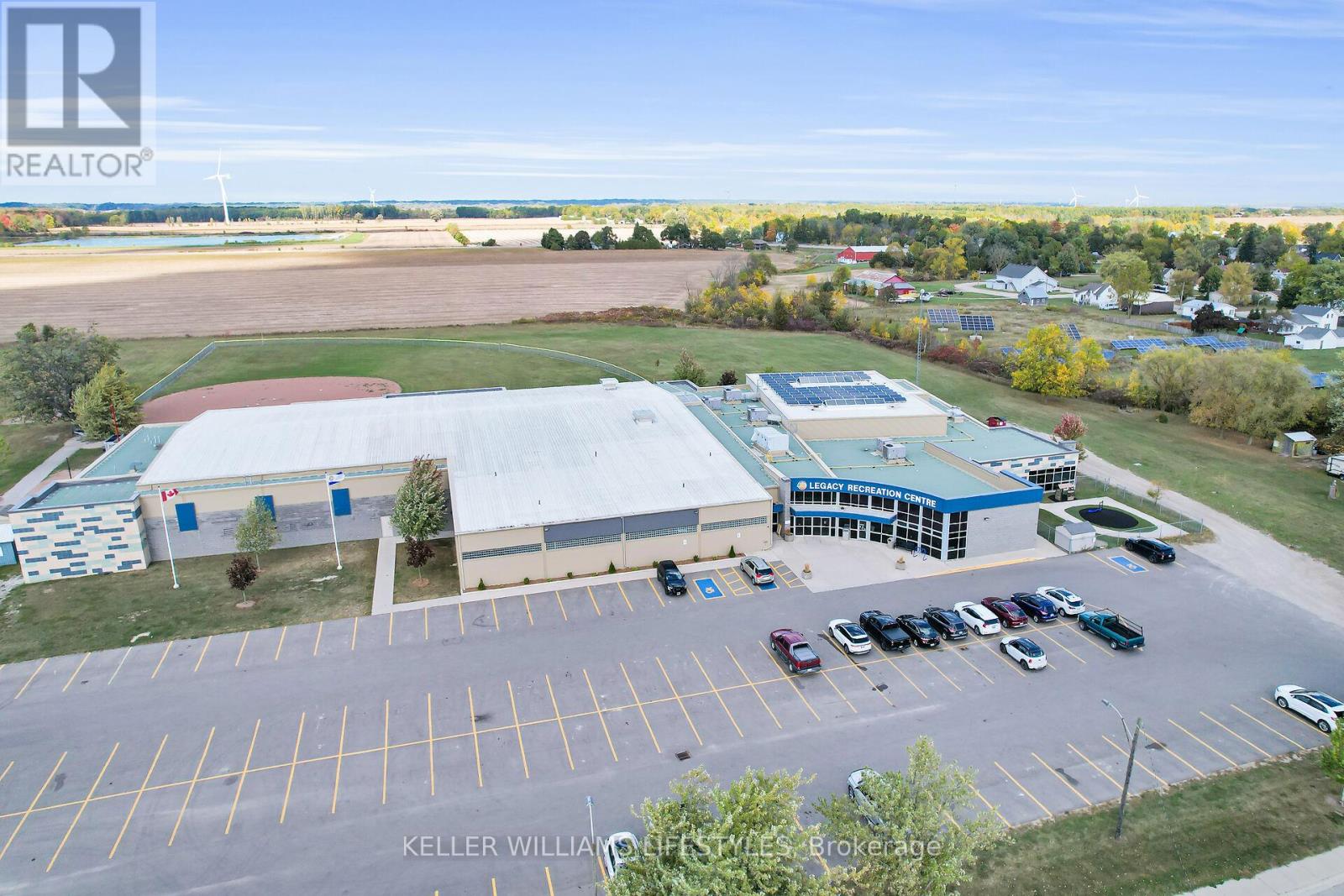 168 Elizabeth Street, Lambton Shores (Thedford), Ontario  N0M 2N0 - Photo 17 - X12456016