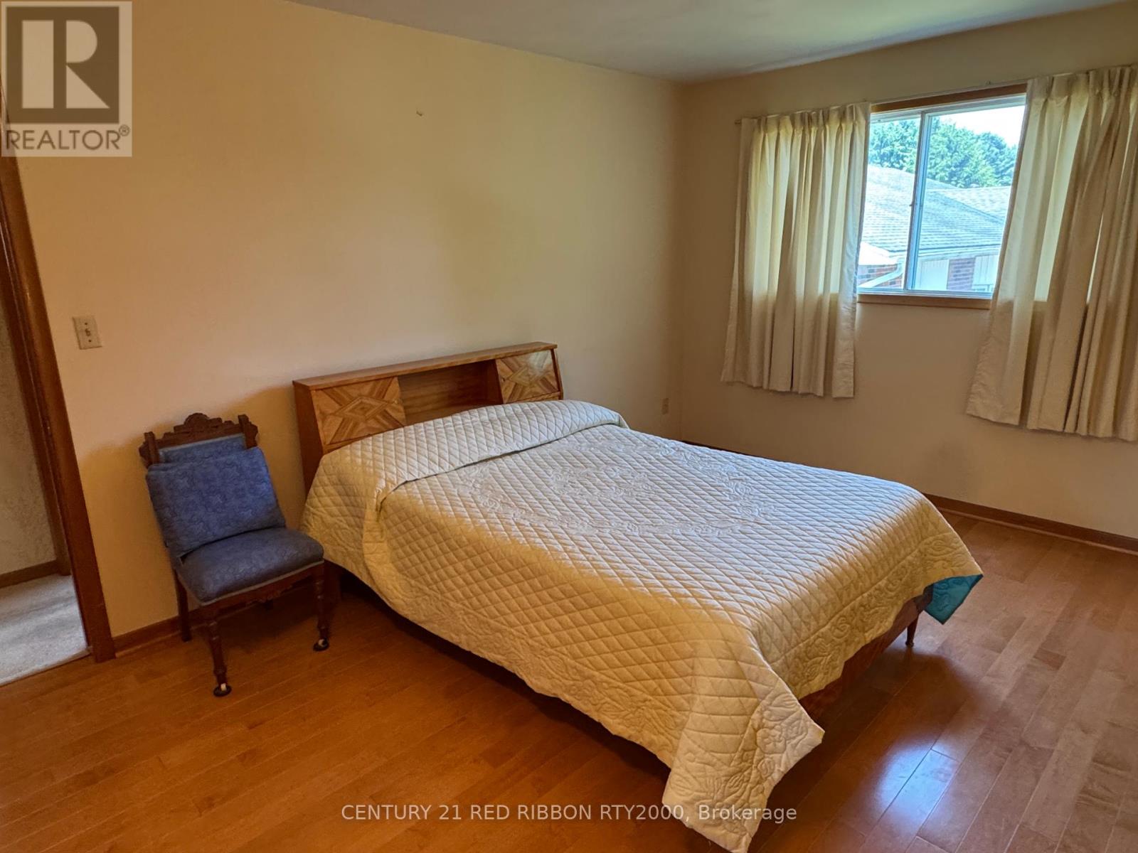 730 Glover Crescent, Strathroy-Caradoc, Ontario  N0L 1W0 - Photo 12 - X12456051
