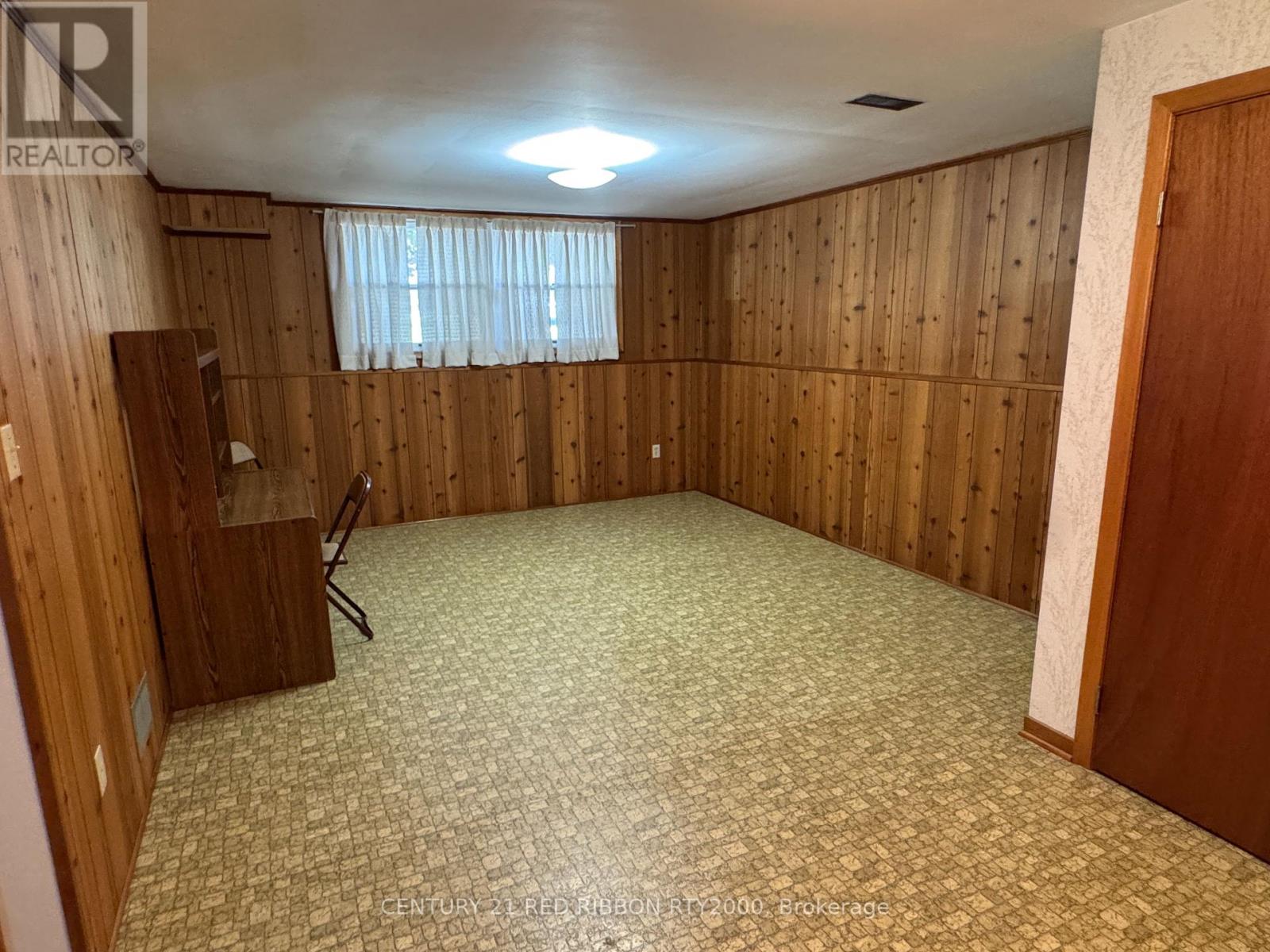 730 Glover Crescent, Strathroy-Caradoc, Ontario  N0L 1W0 - Photo 21 - X12456051