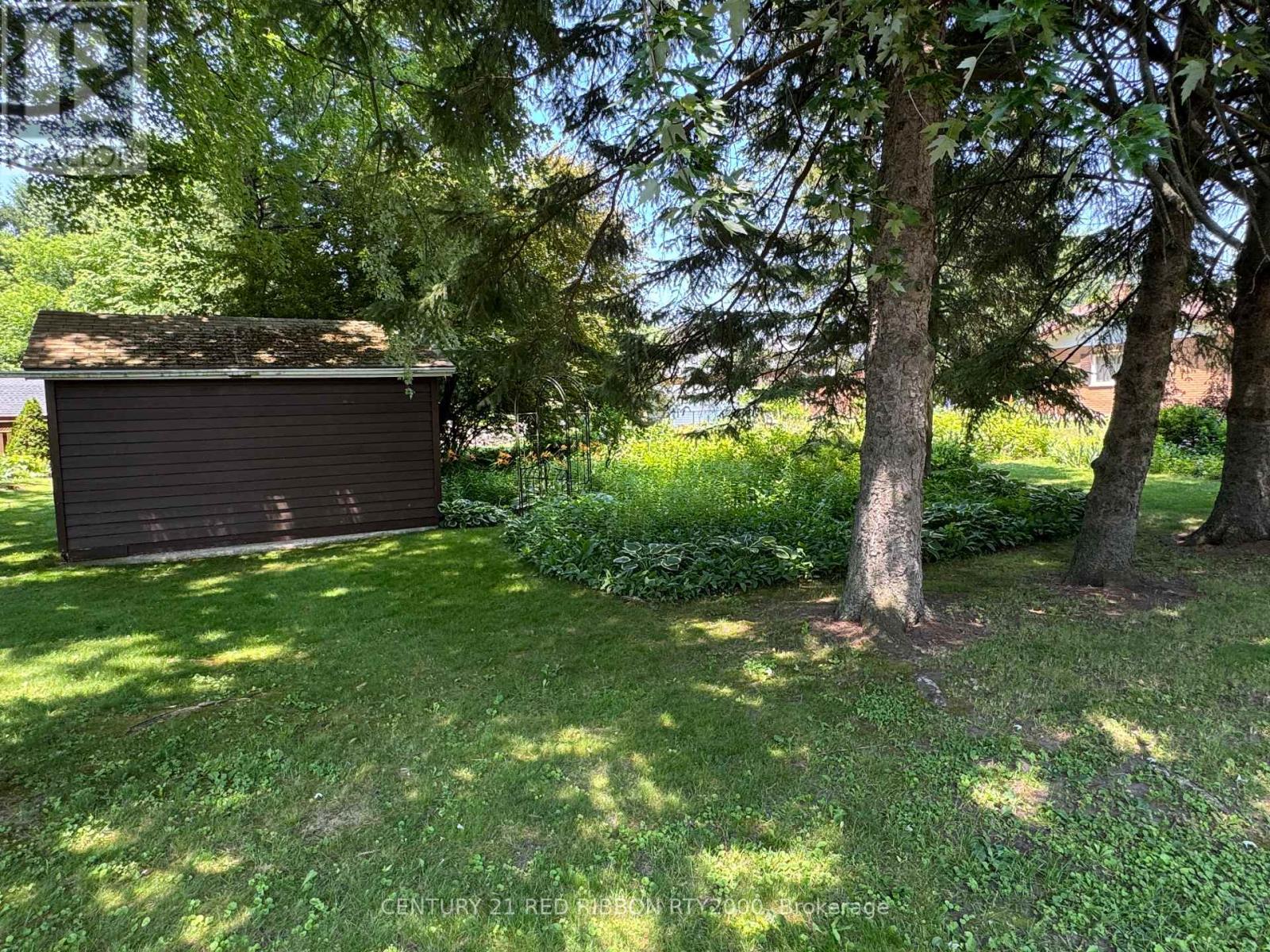 730 Glover Crescent, Strathroy-Caradoc, Ontario  N0L 1W0 - Photo 37 - X12456051