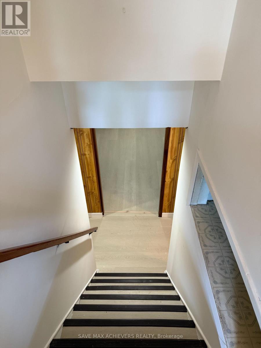 Lower - 811 Dolph Street N, Cambridge, Ontario  N3H 2B6 - Photo 2 - X12455970