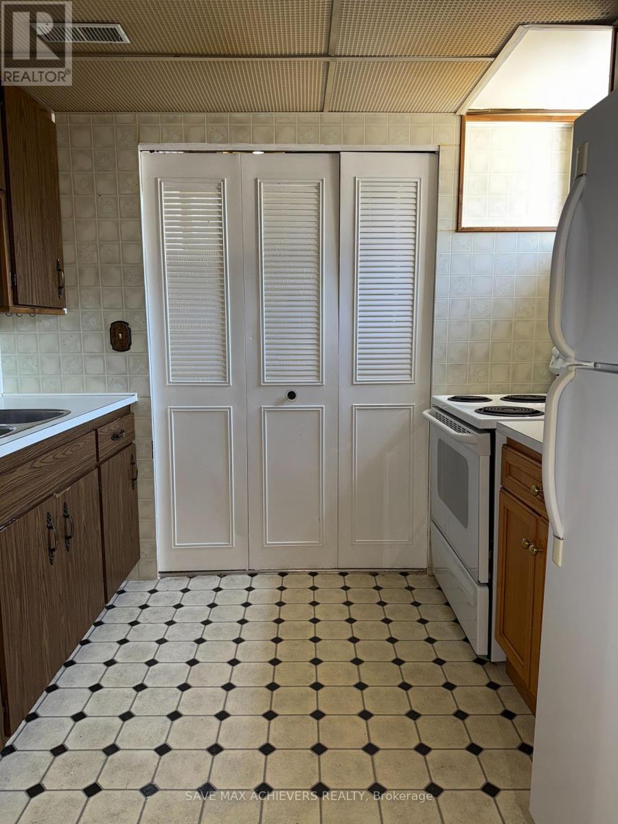 Lower - 811 Dolph Street N, Cambridge, Ontario  N3H 2B6 - Photo 7 - X12455970
