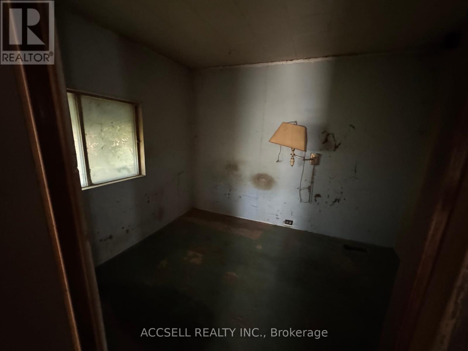 34698 Lieury Road, North Middlesex, Ontario  N0M 2K0 - Photo 8 - X12455975