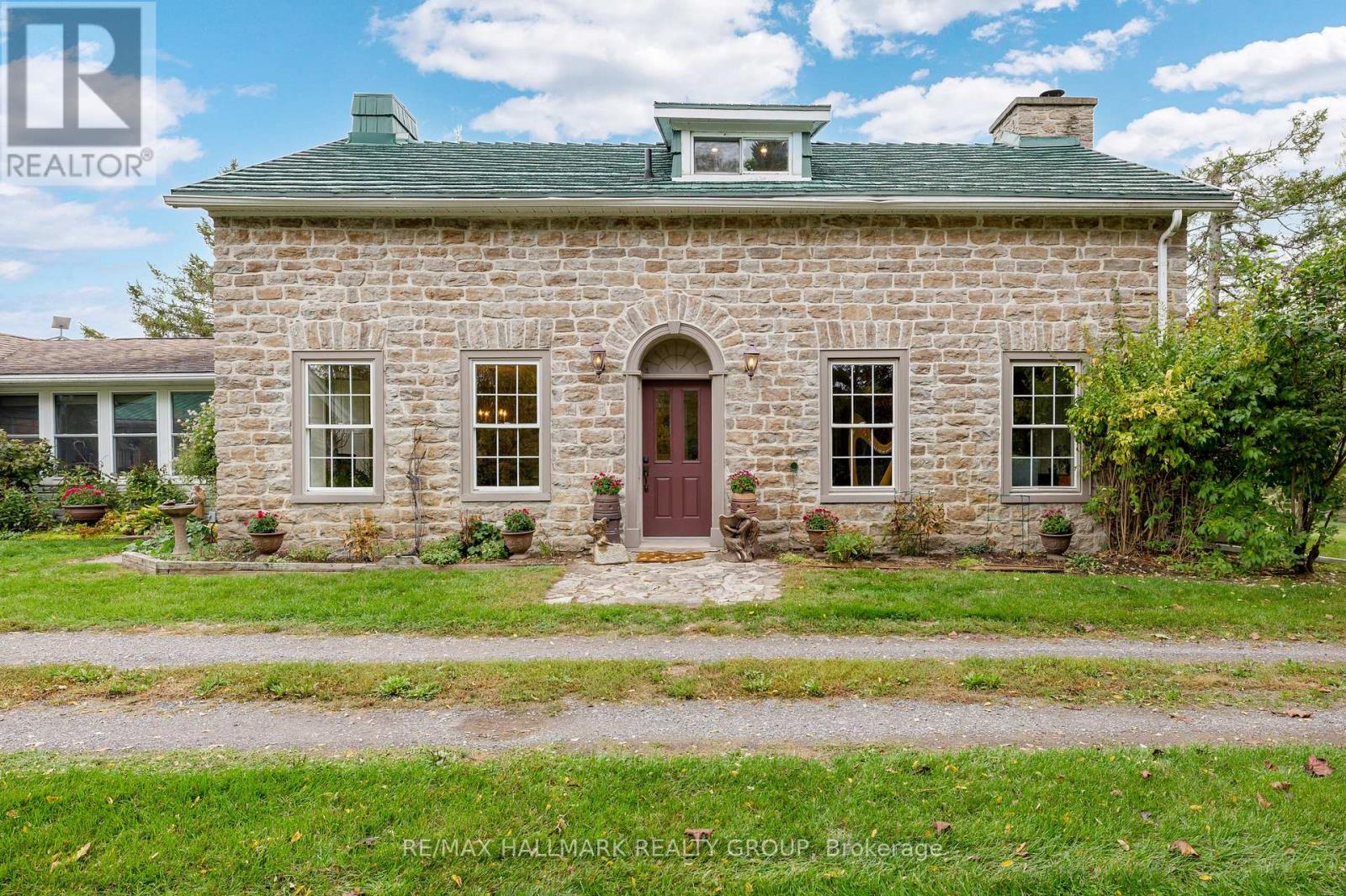 5952 Bains Road, Elizabethtown-Kitley, Ontario  K6V 5T5 - Photo 3 - X12456007