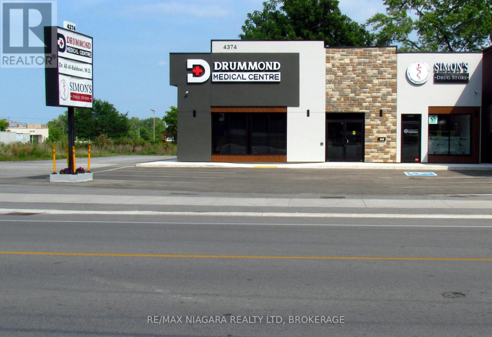 4374 Drummond Road, Niagara Falls, Ontario  L2E 6S3 - Photo 1 - X12456015
