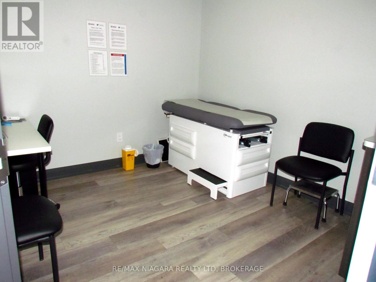 4374 Drummond Road, Niagara Falls, Ontario  L2E 6S3 - Photo 7 - X12456015
