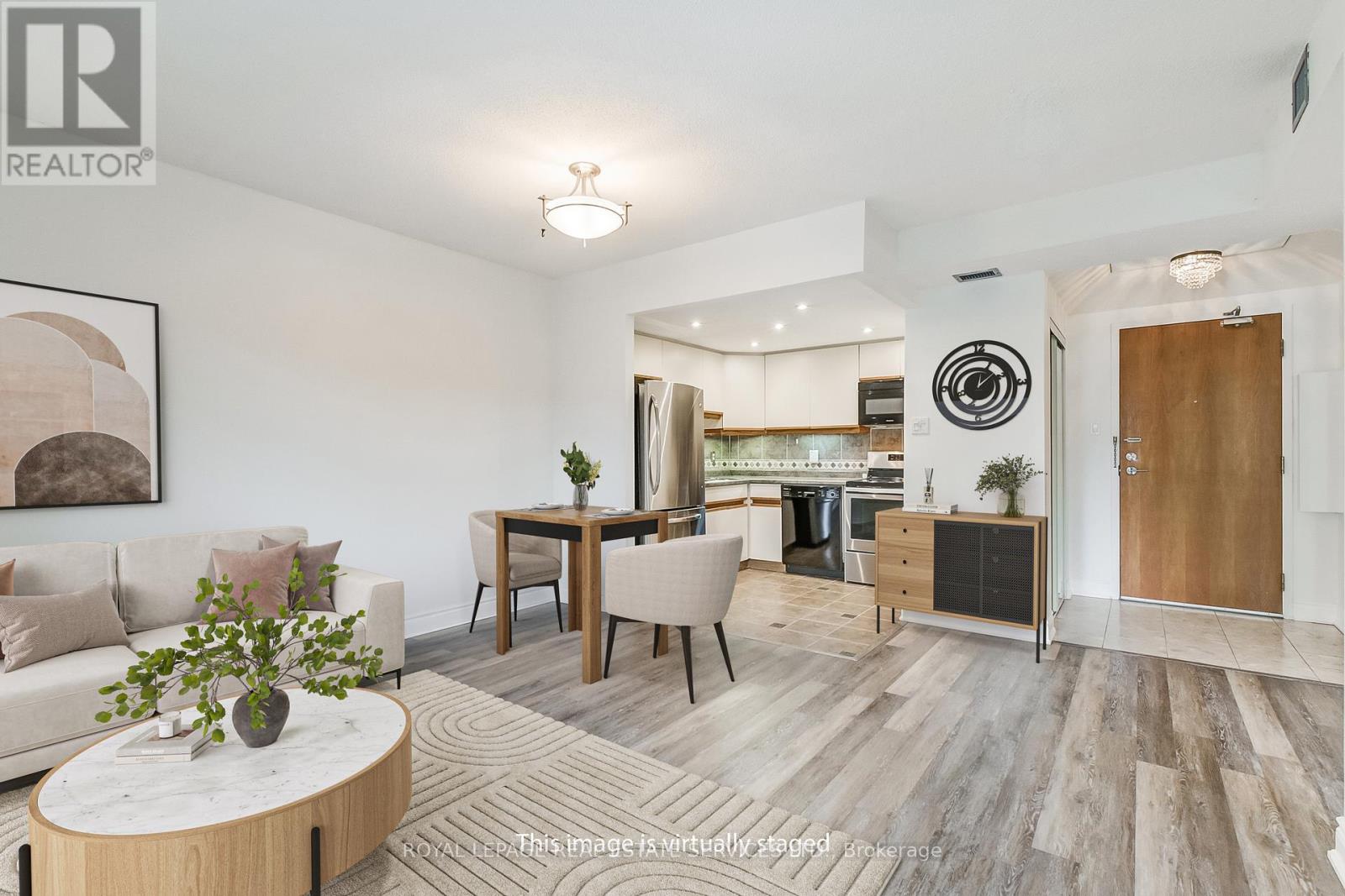 308 - 102 Bronte Road, Oakville, Ontario  L6L 6J5 - Photo 7 - W12428924