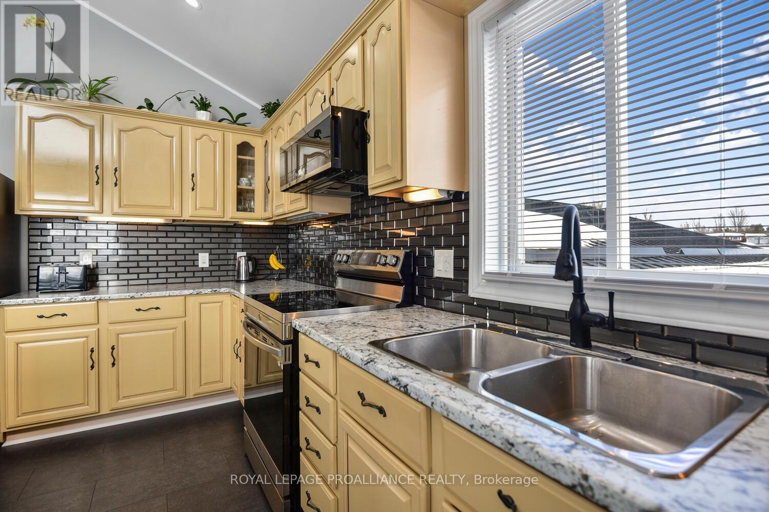 11 Judy Place, Edwardsburgh/cardinal, Ontario  K0E 1E0 - Photo 18 - X12456026