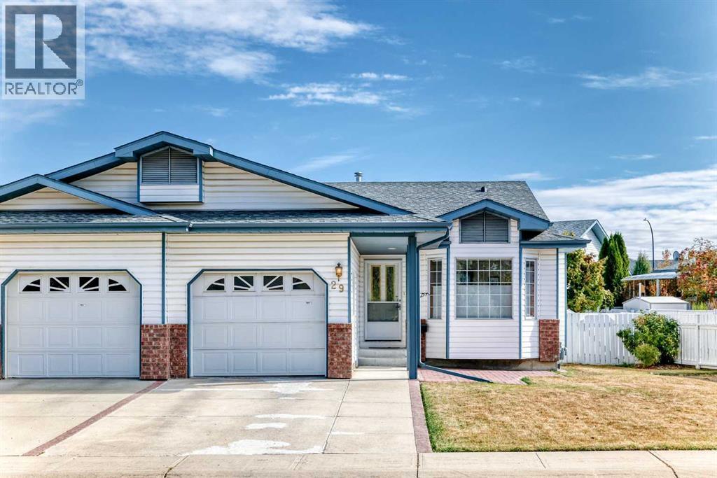 29 Rowell Close, Red Deer, Alberta  T4P 3P4 - Photo 1 - A2262851