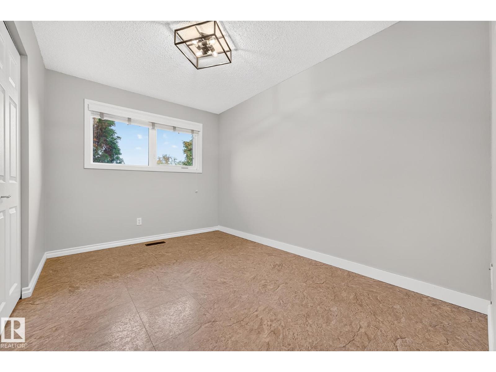 11423 35a Av Nw, Edmonton, Alberta  T6J 2G3 - Photo 18 - E4461427