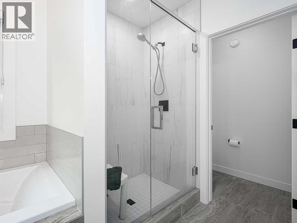 125 Rockyvale Green Nw, Calgary, Alberta  T3G 0G4 - Photo 24 - A2242163