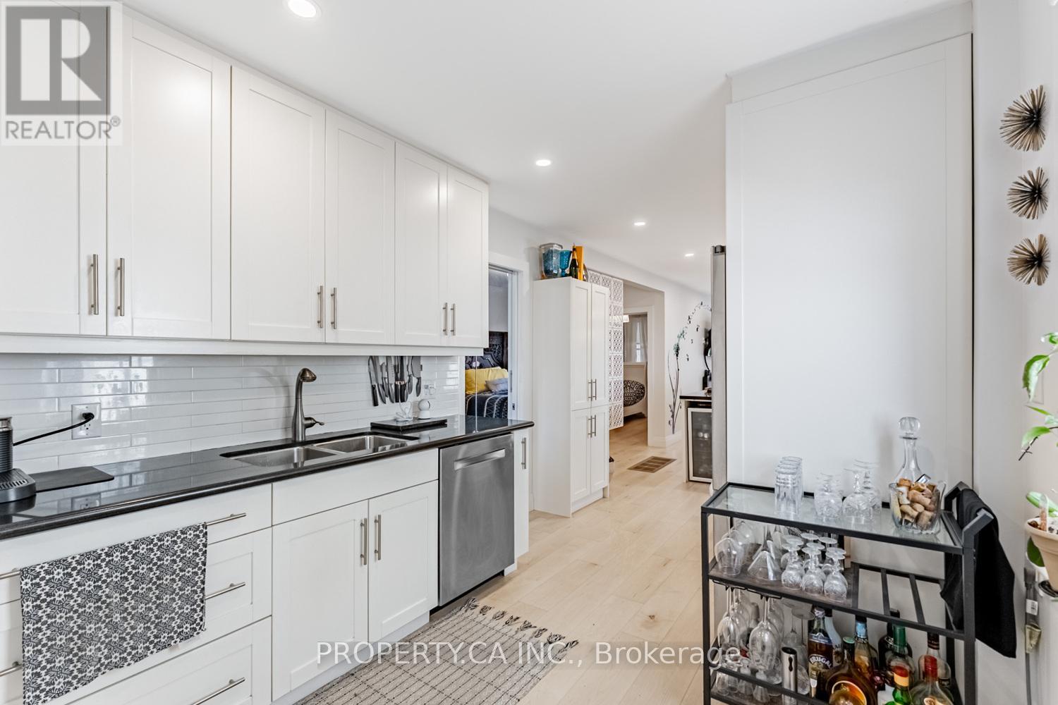 87 Fourth Street, Toronto, Ontario  M8V 2Y4 - Photo 14 - W12428601