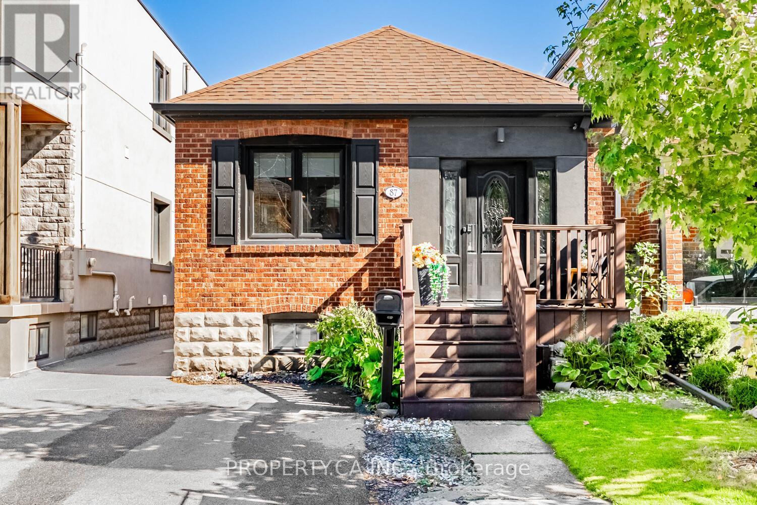 87 Fourth Street, Toronto, Ontario  M8V 2Y4 - Photo 2 - W12428601