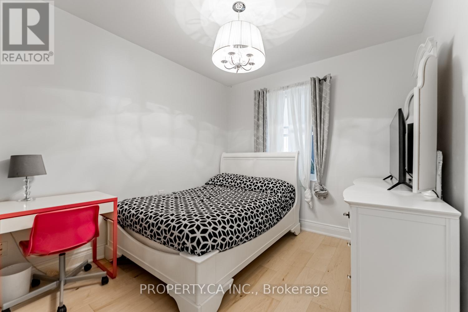 87 Fourth Street, Toronto, Ontario  M8V 2Y4 - Photo 18 - W12428601