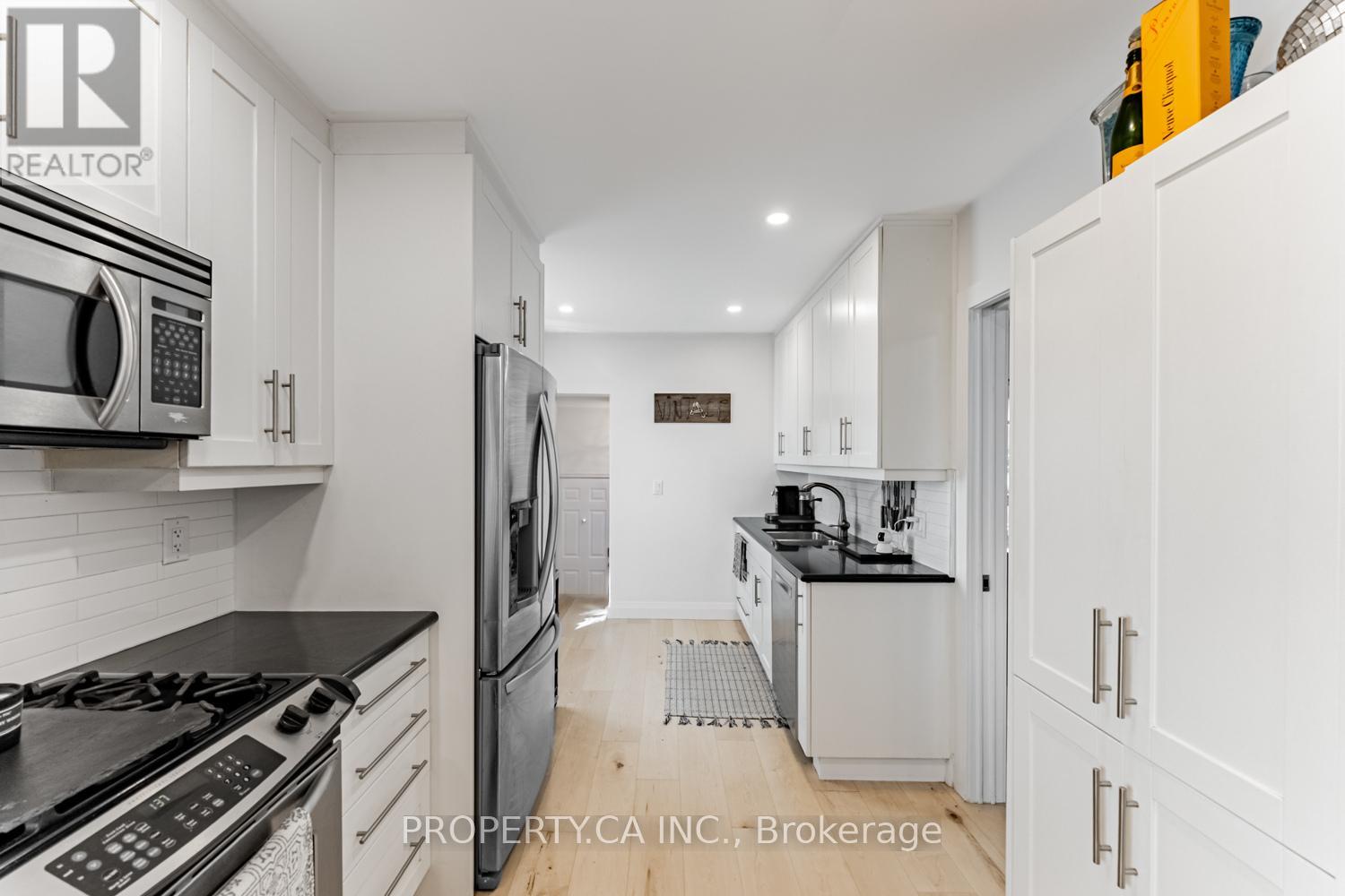 87 Fourth Street, Toronto, Ontario  M8V 2Y4 - Photo 11 - W12428601