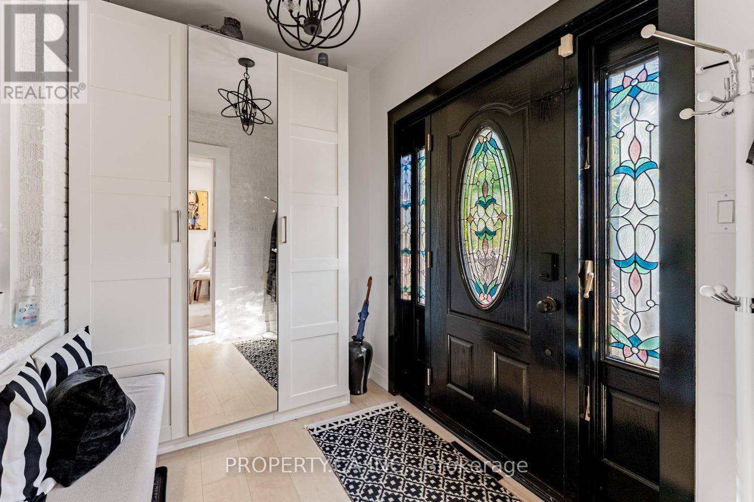 87 Fourth Street, Toronto, Ontario  M8V 2Y4 - Photo 4 - W12428601