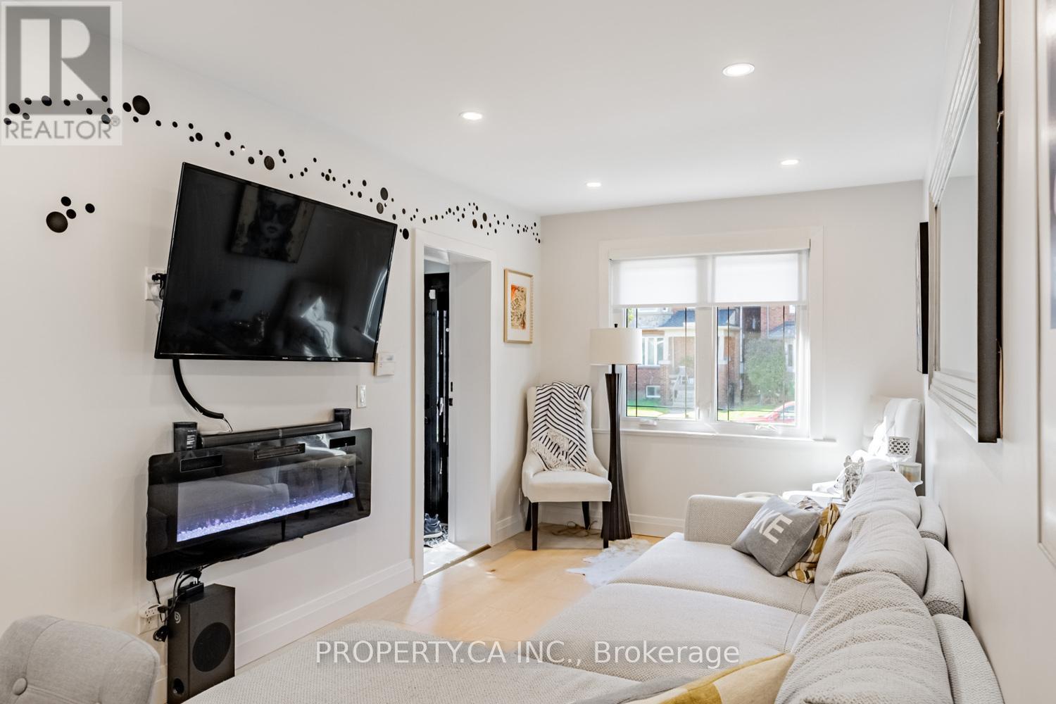 87 Fourth Street, Toronto, Ontario  M8V 2Y4 - Photo 8 - W12428601
