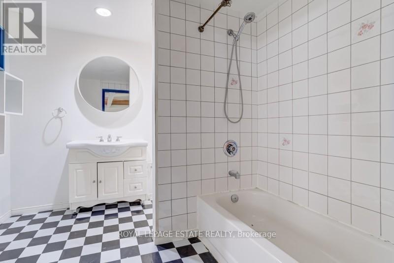 3 - 535 Queen Street E, Toronto, Ontario  M5A 1V1 - Photo 13 - C12455989