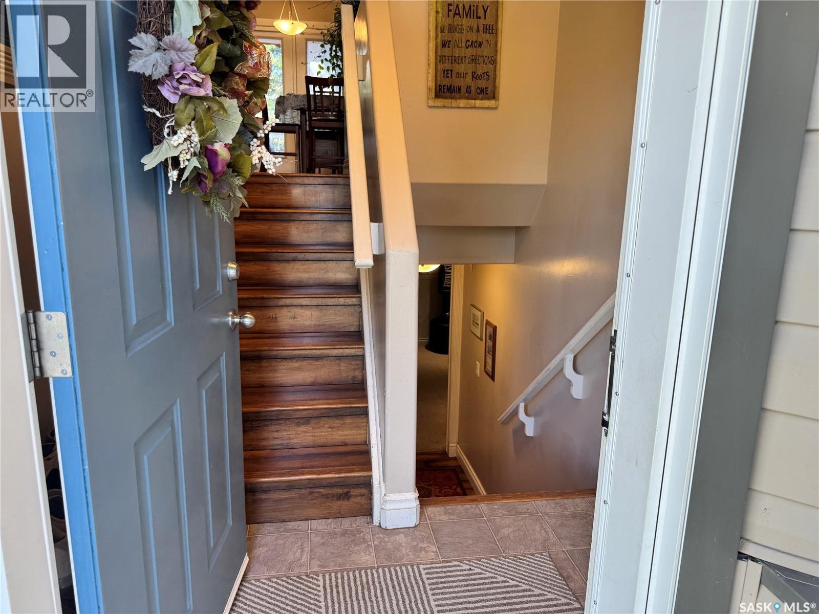 402 Overholt Crescent, Saskatoon, Saskatchewan  S7N 4S9 - Photo 5 - SK020600